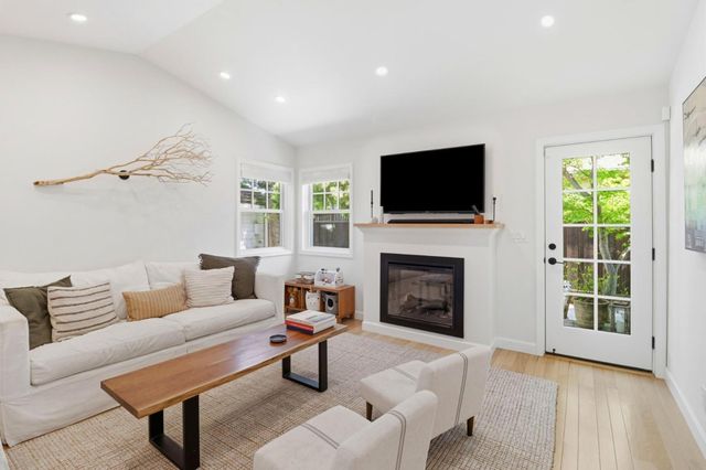 1931 James Avenue, Redwood City, CA 94062