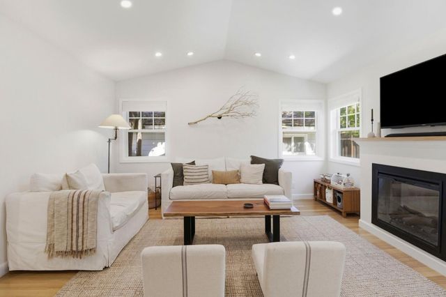 1931 James Avenue, Redwood City, CA 94062