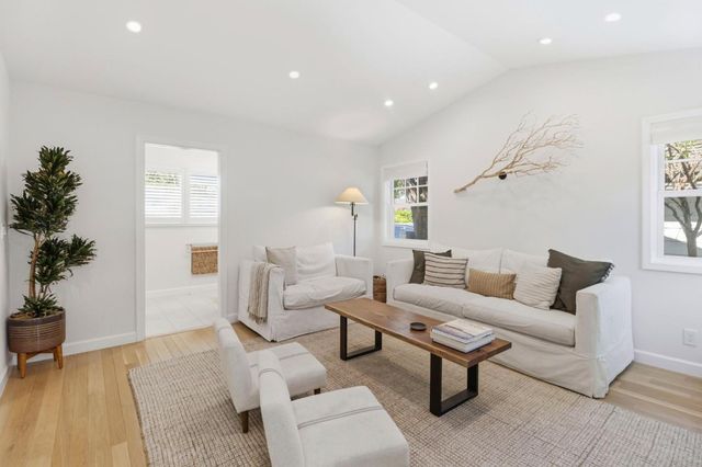 1931 James Avenue, Redwood City, CA 94062