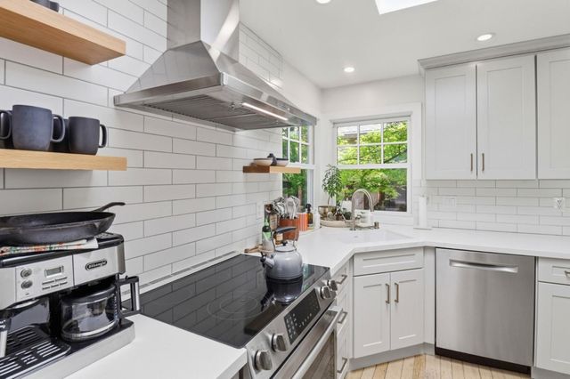 1931 James Avenue, Redwood City, CA 94062