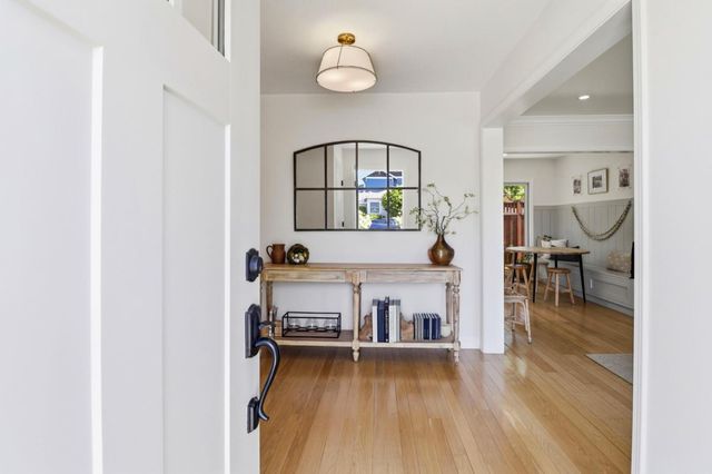 1931 James Avenue, Redwood City, CA 94062