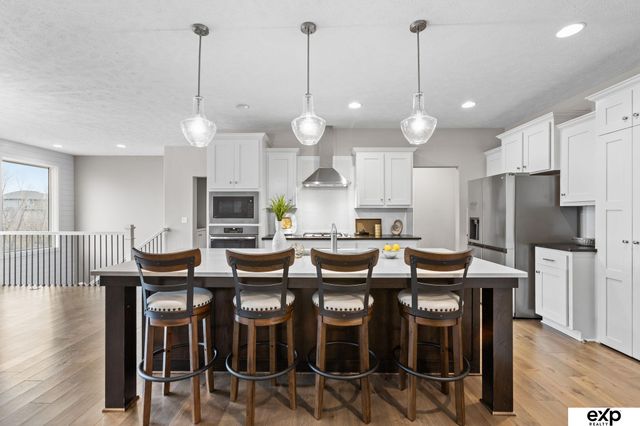 18815 Taylor Circle, Elkhorn, NE 68022