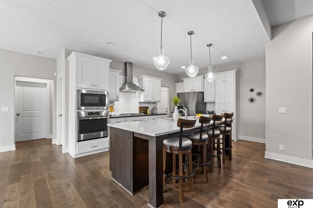 18815 Taylor Circle, Elkhorn, NE 68022