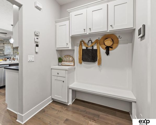 18815 Taylor Circle, Elkhorn, NE 68022