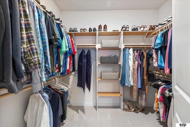 18815 Taylor Circle, Elkhorn, NE 68022