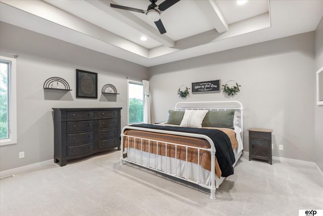 18815 Taylor Circle, Elkhorn, NE 68022