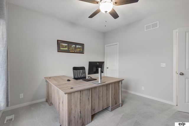 18815 Taylor Circle, Elkhorn, NE 68022