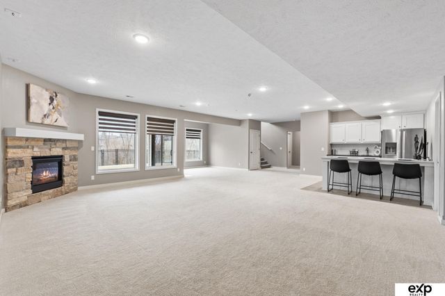 18815 Taylor Circle, Elkhorn, NE 68022