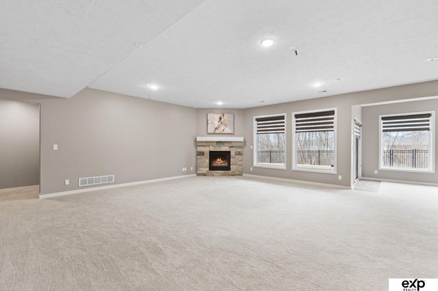 18815 Taylor Circle, Elkhorn, NE 68022