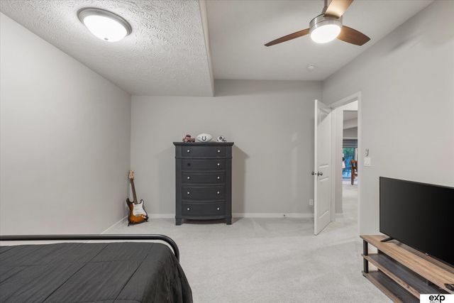 18815 Taylor Circle, Elkhorn, NE 68022