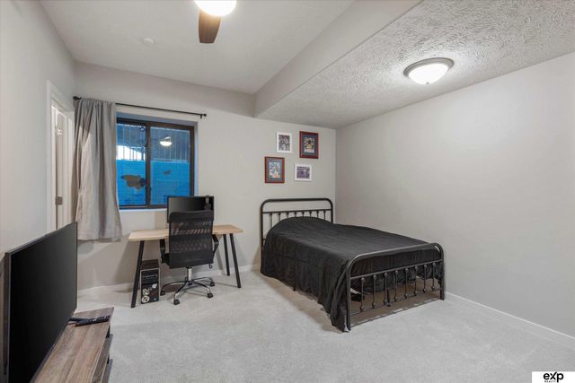 18815 Taylor Circle, Elkhorn, NE 68022