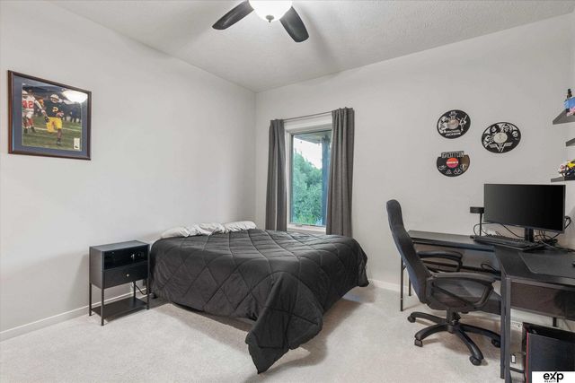 18815 Taylor Circle, Elkhorn, NE 68022