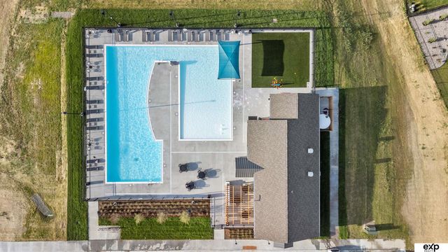 18815 Taylor Circle, Elkhorn, NE 68022