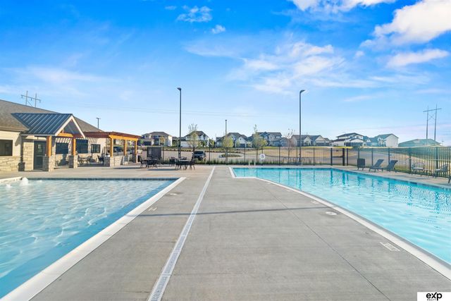 18815 Taylor Circle, Elkhorn, NE 68022