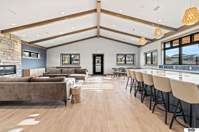 18815 Taylor Circle, Elkhorn, NE 68022