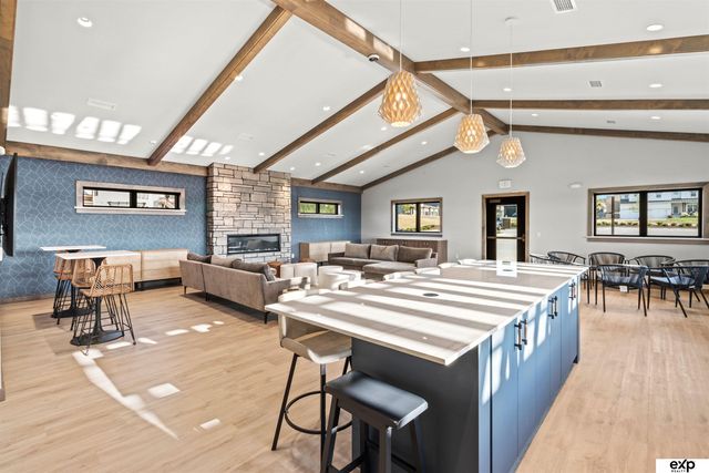 18815 Taylor Circle, Elkhorn, NE 68022