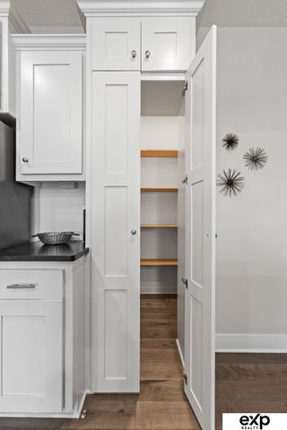 18815 Taylor Circle, Elkhorn, NE 68022