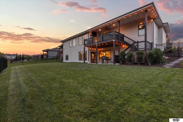 18815 Taylor Circle, Elkhorn, NE 68022