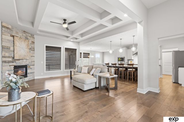 18815 Taylor Circle, Elkhorn, NE 68022