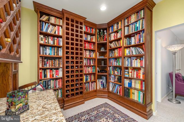 13082 PARK CRESCENT CIR, Herndon, VA 20171