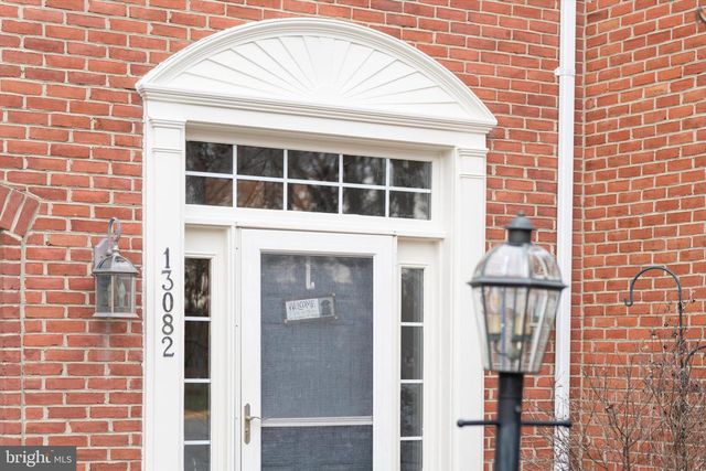 13082 PARK CRESCENT CIR, Herndon, VA 20171