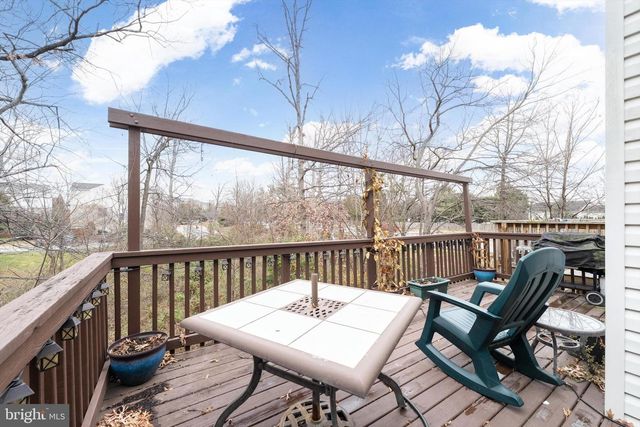 13082 PARK CRESCENT CIR, Herndon, VA 20171