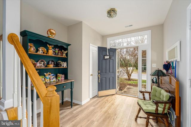 13082 PARK CRESCENT CIR, Herndon, VA 20171