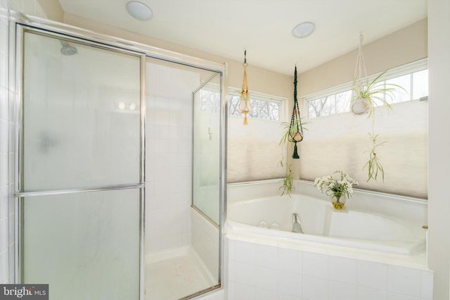 13082 PARK CRESCENT CIR, Herndon, VA 20171