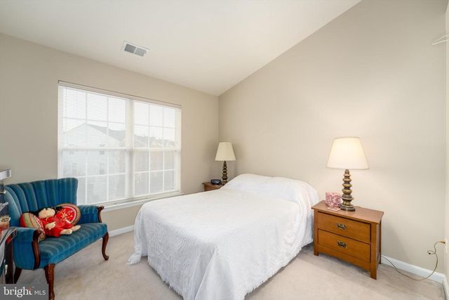 13082 PARK CRESCENT CIR, Herndon, VA 20171