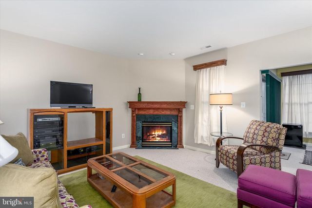 13082 PARK CRESCENT CIR, Herndon, VA 20171