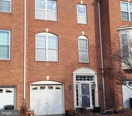 13082 PARK CRESCENT CIR, Herndon, VA 20171