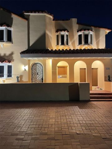 1727 SW 11th Ter, Miami, FL 33135