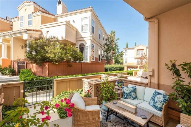 1027 S Stresa, Anaheim Hills, CA 92808