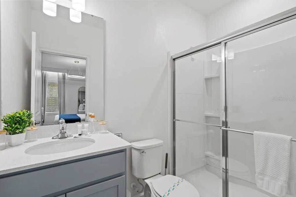 Image 16 of property listing at 10317 EBB TIDE LN, Orlando, FL 32821