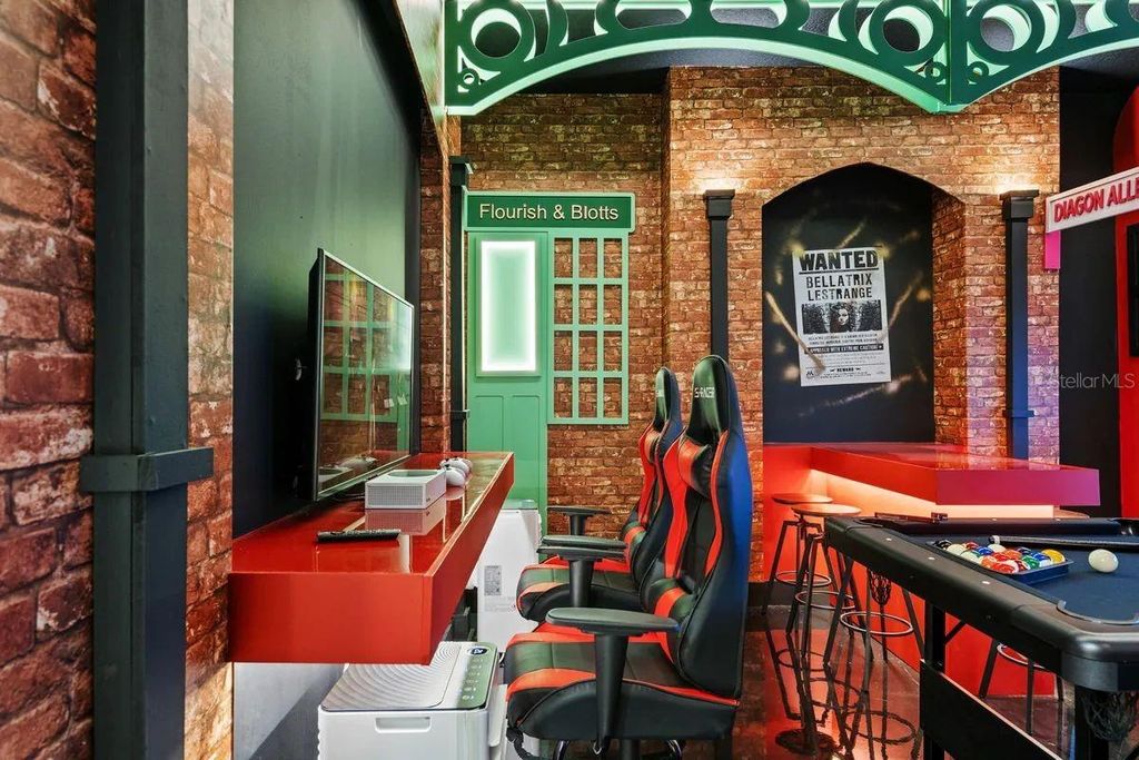 Image 18 of property listing at 10317 EBB TIDE LN, Orlando, FL 32821