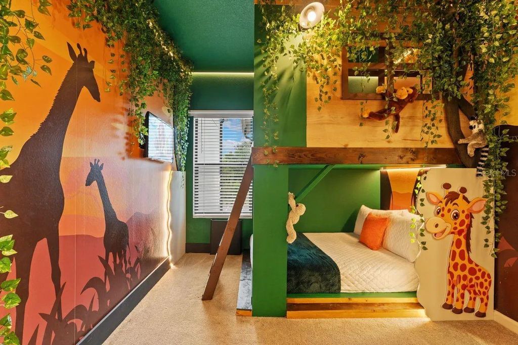 Image 25 of property listing at 10317 EBB TIDE LN, Orlando, FL 32821