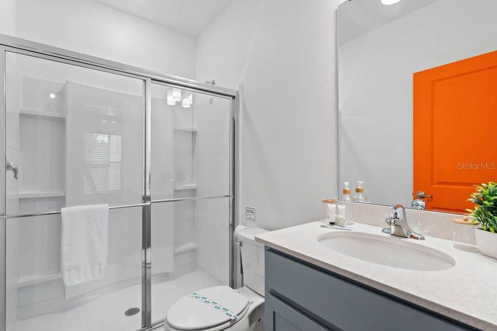 Image 27 of property listing at 10317 EBB TIDE LN, Orlando, FL 32821