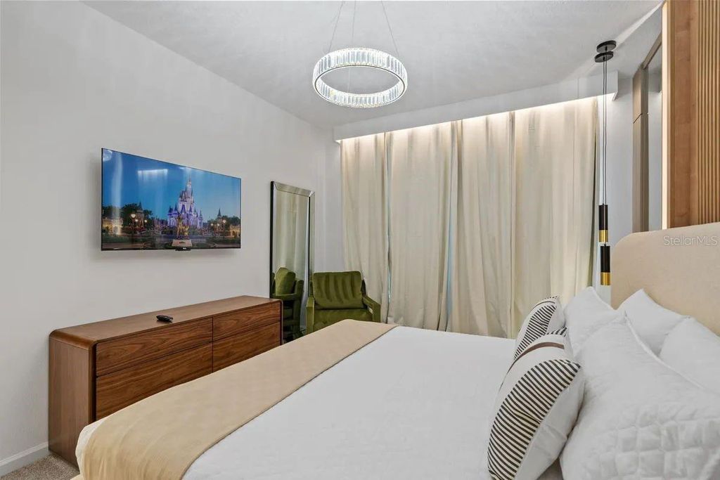 Image 29 of property listing at 10317 EBB TIDE LN, Orlando, FL 32821