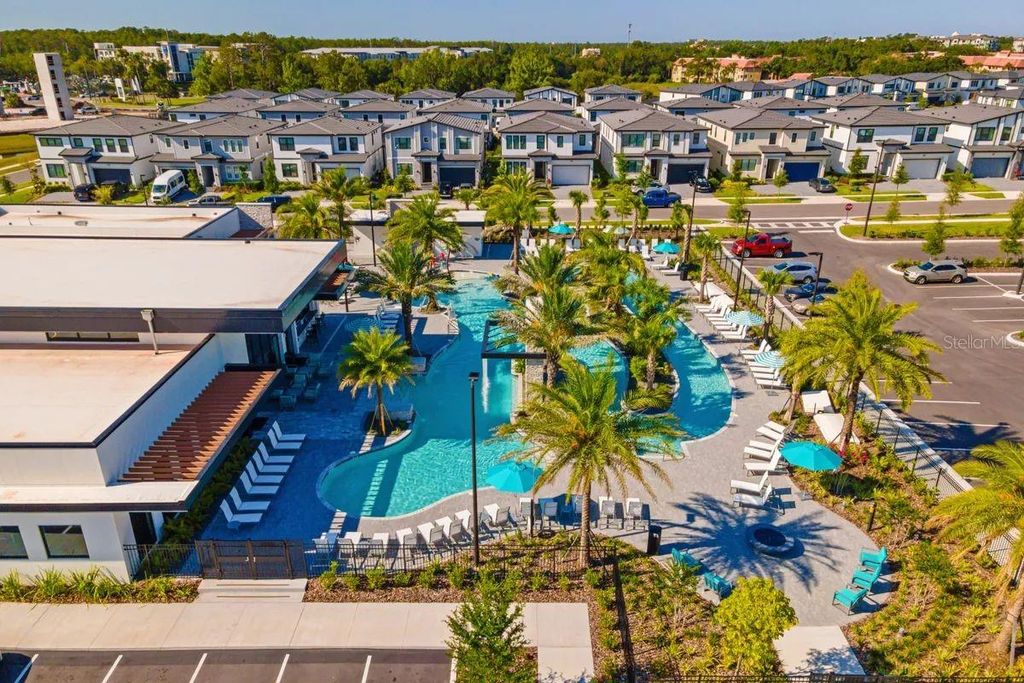 Image 39 of property listing at 10317 EBB TIDE LN, Orlando, FL 32821