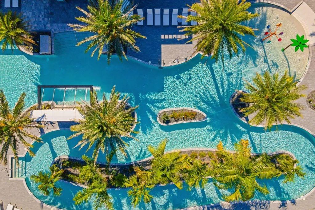 Image 41 of property listing at 10317 EBB TIDE LN, Orlando, FL 32821