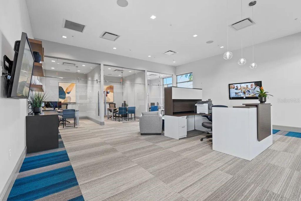 Image 42 of property listing at 10317 EBB TIDE LN, Orlando, FL 32821