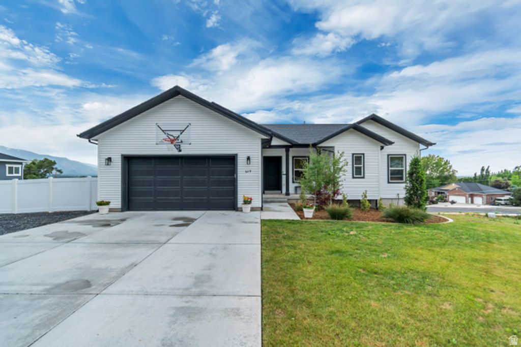 629 W ELBERTA DR, Pleasant View, UT 84414