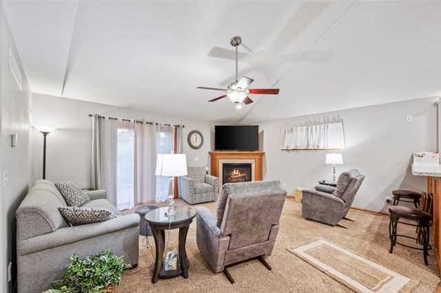 736 SE Ponds Edge Lane, Ankeny, IA 50021