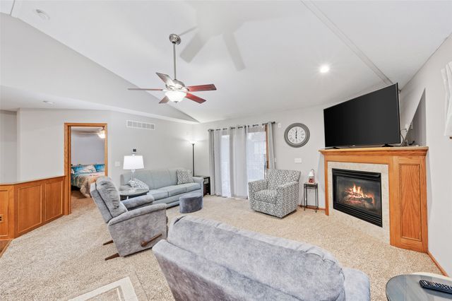 736 SE Ponds Edge Lane, Ankeny, IA 50021