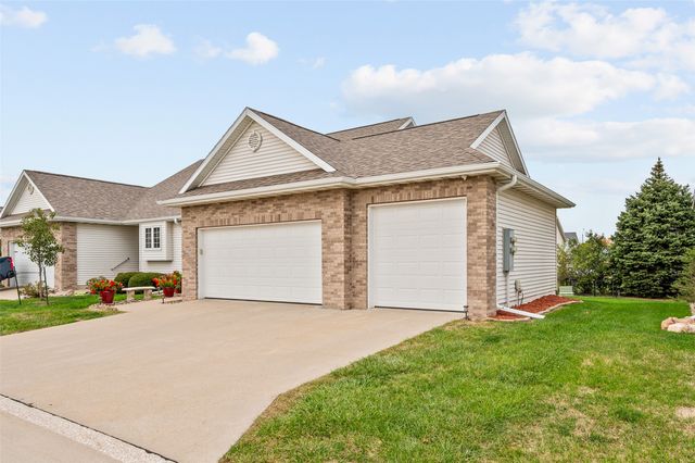 736 SE Ponds Edge Lane, Ankeny, IA 50021