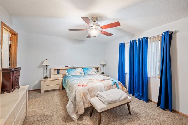 736 SE Ponds Edge Lane, Ankeny, IA 50021