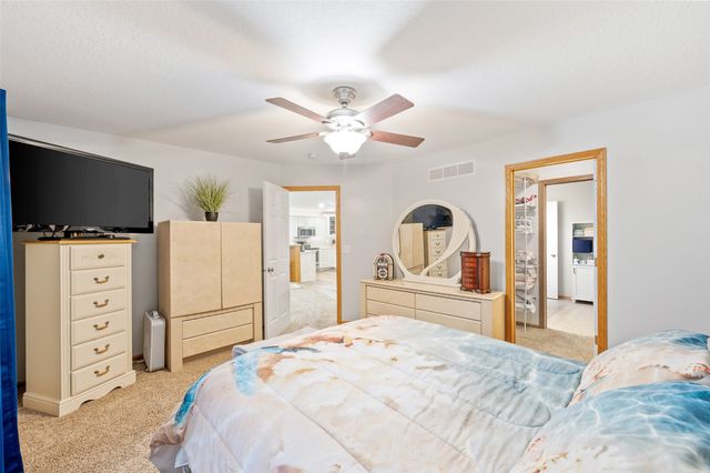 736 SE Ponds Edge Lane, Ankeny, IA 50021