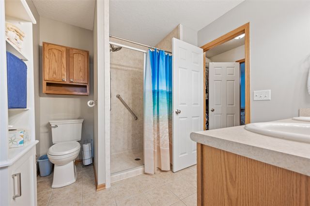 736 SE Ponds Edge Lane, Ankeny, IA 50021