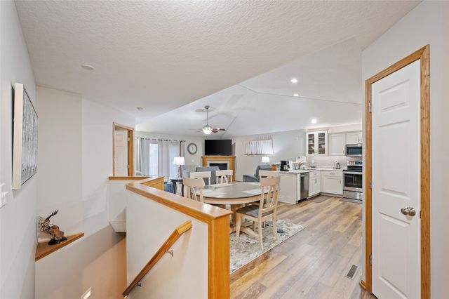 736 SE Ponds Edge Lane, Ankeny, IA 50021