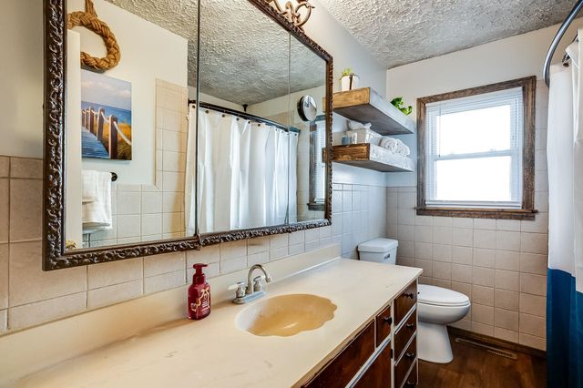 228 Fager Dr, Haysville, KS 67060